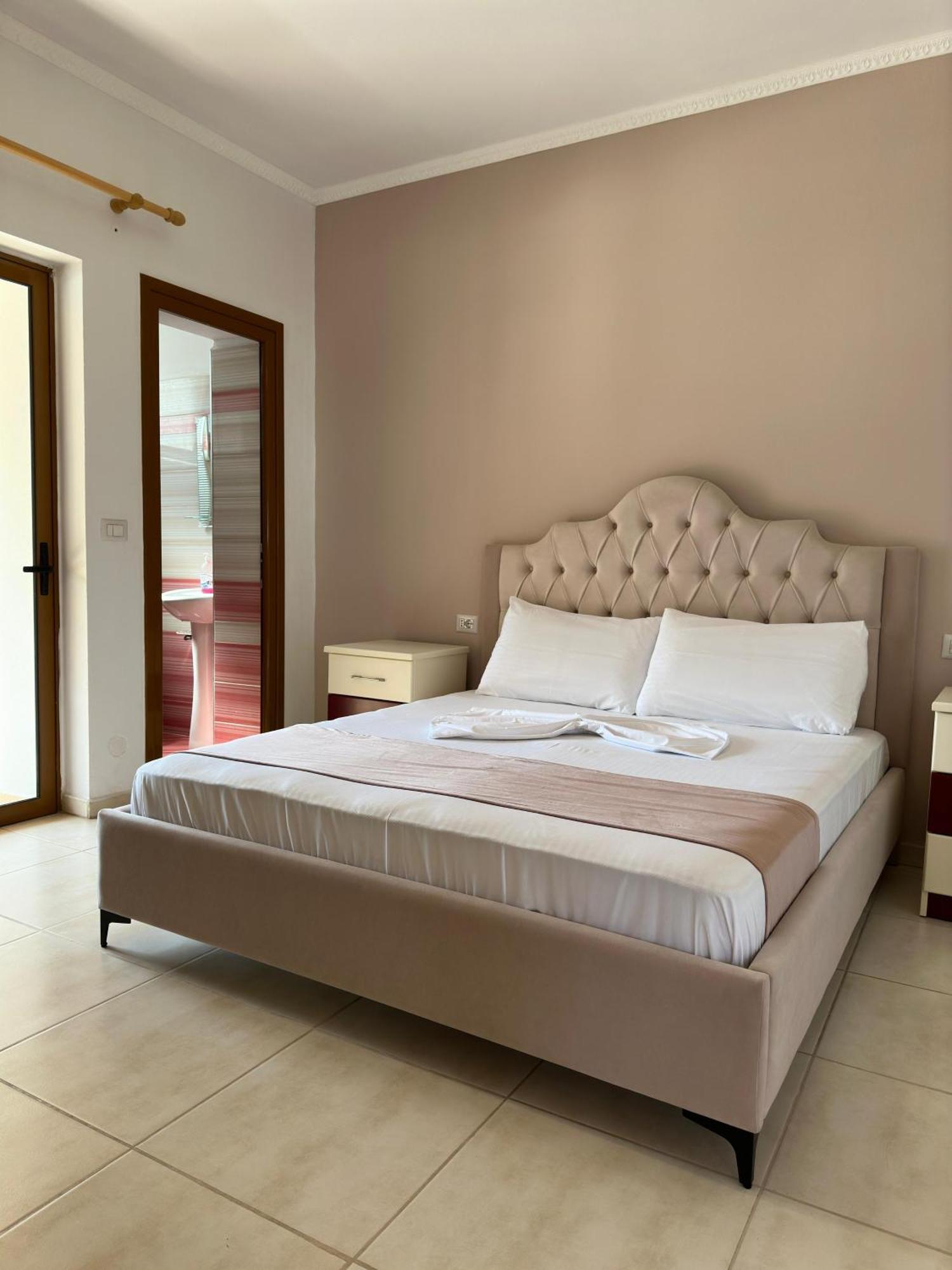 Evelina Ernild Rooms Sarande Exterior photo